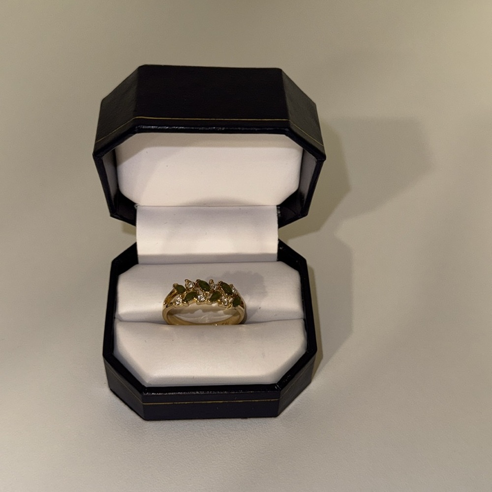 Vintage Gold Gem Ring - Picture 3 of 14